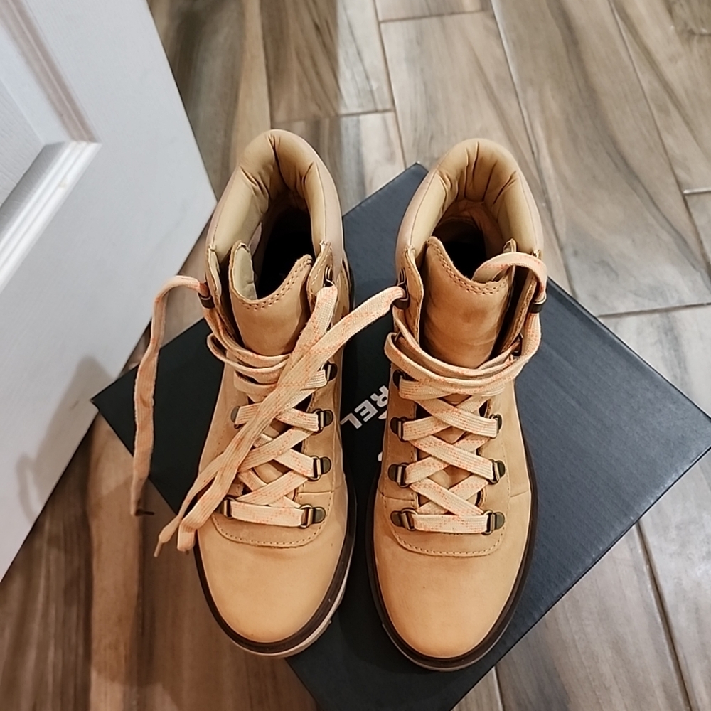 Sorel Tan Ankle Boots - Picture 2 of 12